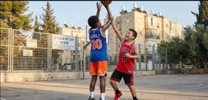 מהפרקט לרחוב: כך כבשה אופנת ה-NBA את מלתחת הילדים